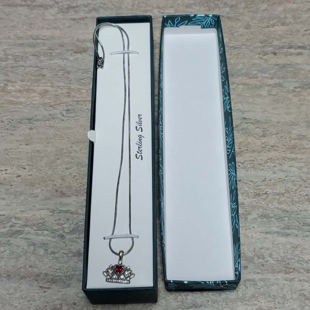 18 inch Kay Jewelers small Princess Crown necklace